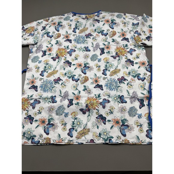 Fashion Scrubs Women's Scrub Top Size Large Floral and Butterfly Print Mock Wrap - Picture 4 of 4
